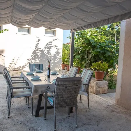 Iadertina Duplex With Garden Apartament Zadar