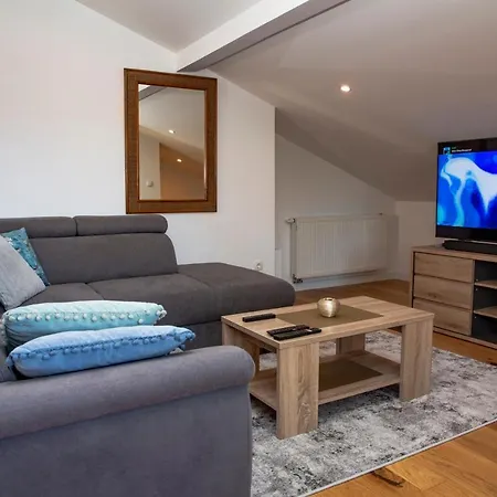 Apartament Iadertina Duplex With Garden *