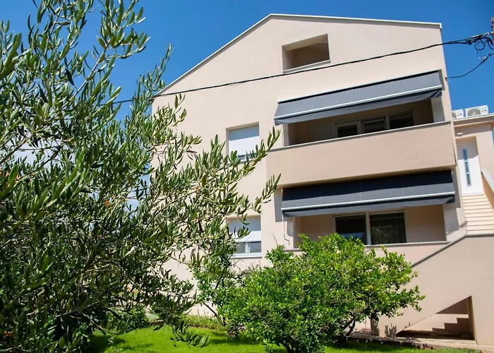 Lägenhet Iadertina Duplex With Garden Zadar