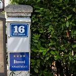 Apartman Iadertina Duplex With Garden Zára