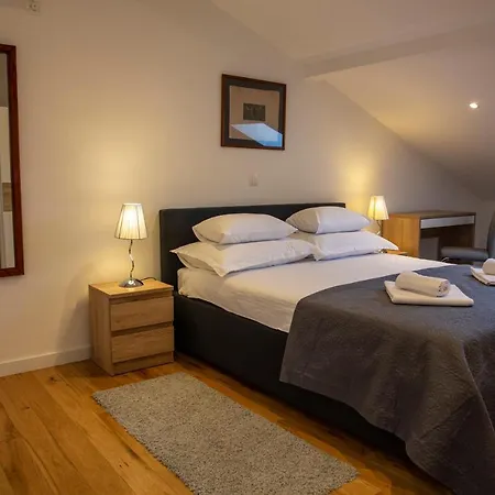 Iadertina Duplex With Garden Daire Zadar