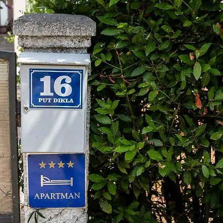 Διαμέρισμα Iadertina Duplex With Garden Ζαντάρ