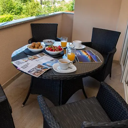 Daire Iadertina Duplex With Garden