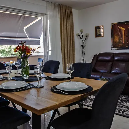 Iadertina Duplex With Garden *