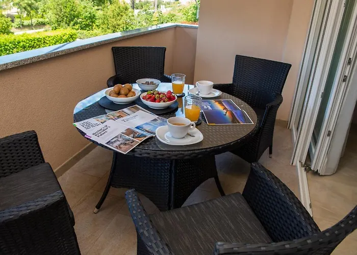 Appartement Iadertina Duplex With Garden