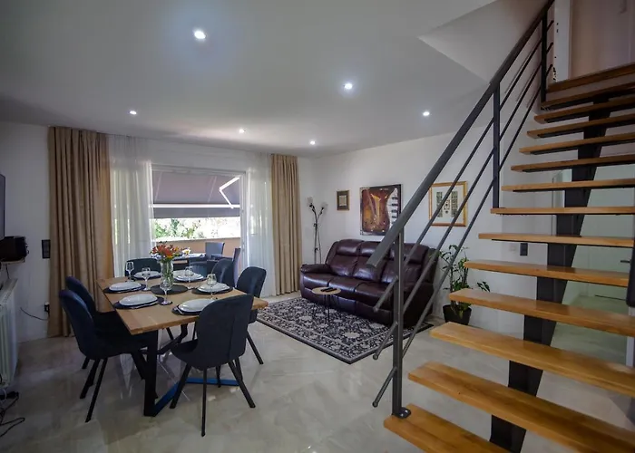 Appartement Iadertina Duplex With Garden *