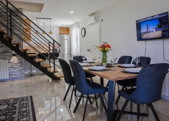 Iadertina Duplex With Garden Appartement