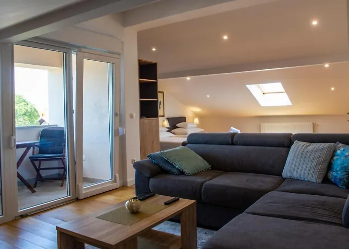 Iadertina Duplex With Garden Appartement