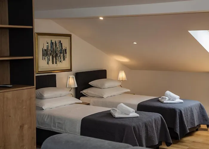 Appartement Iadertina Duplex With Garden