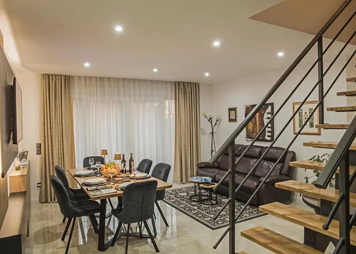 Апартаменти Iadertina Duplex With Garden *